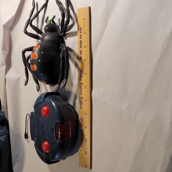 Fantasma Toy Spider 🕷and  Remote - Picture 10 of 10